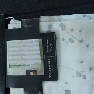 Tahari Monochrome Bath Accessory